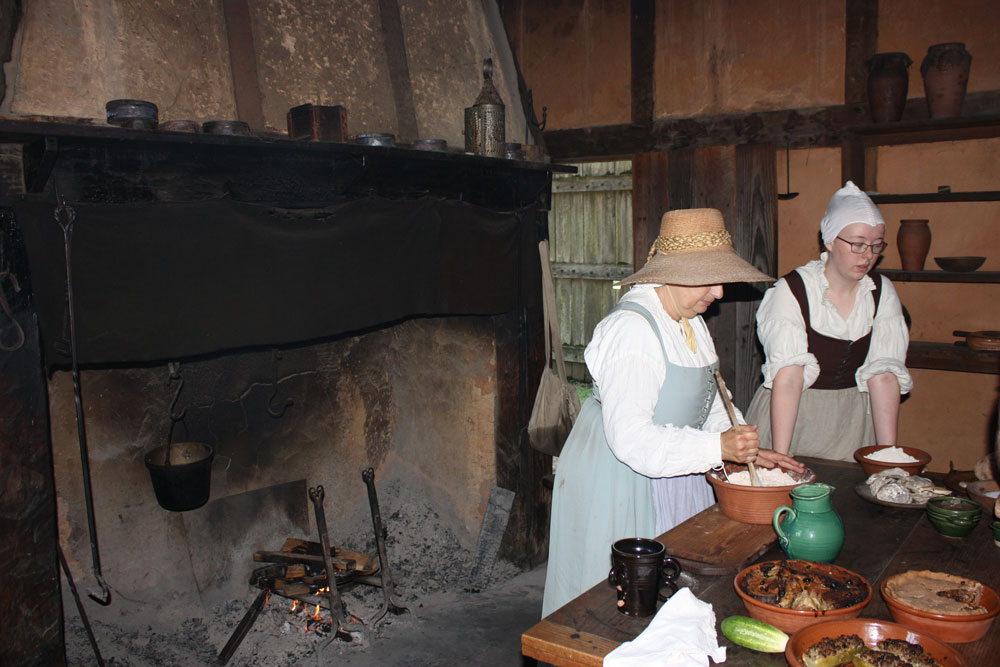 Jamestown Settlement Museum Jamestown VA Jamestown Fort Baking Demonstration