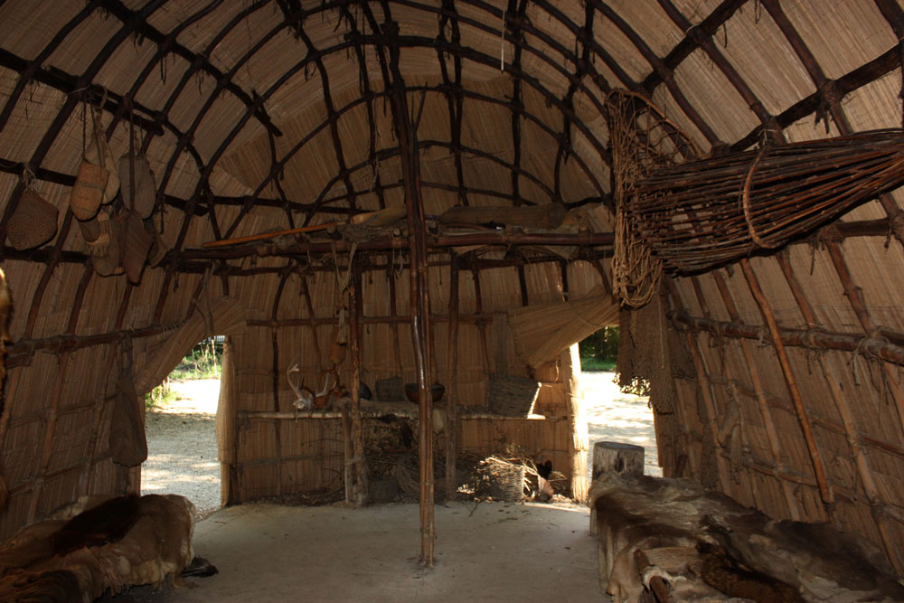 Jamestown Settlement Museum Jamestown VA Powhatan Village Inside