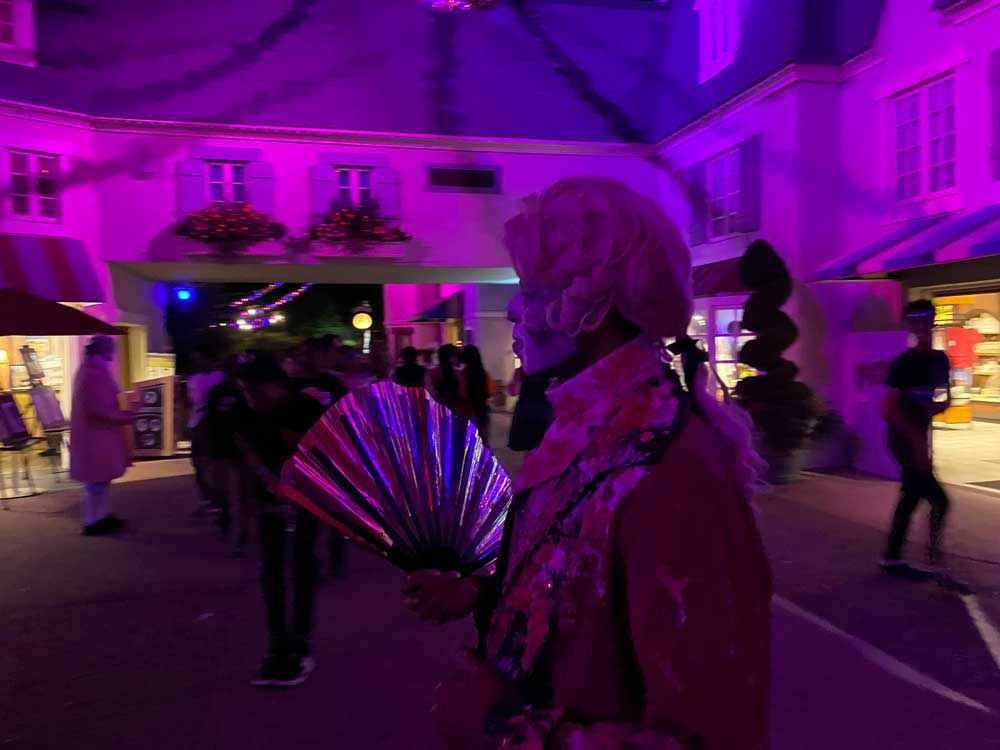 Street Performer in France at Howl-O-Scream