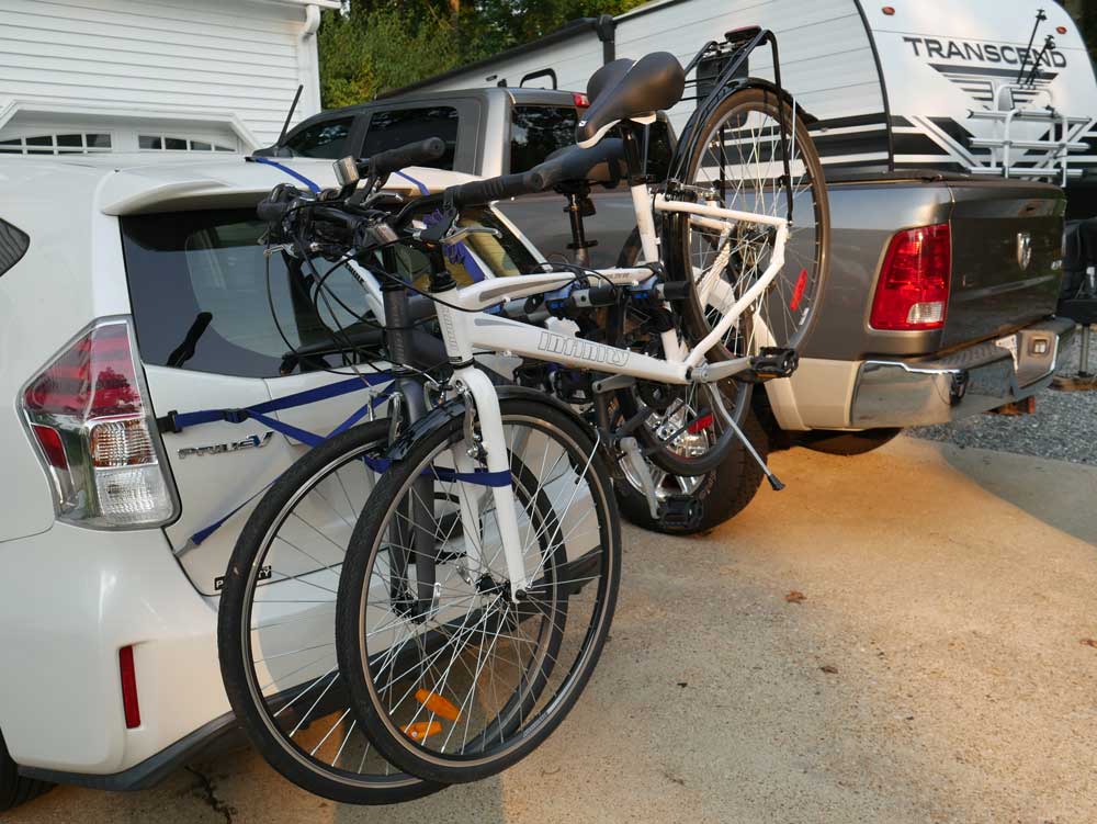 Thule Archway Bike Rack With Two Bikes Loaded