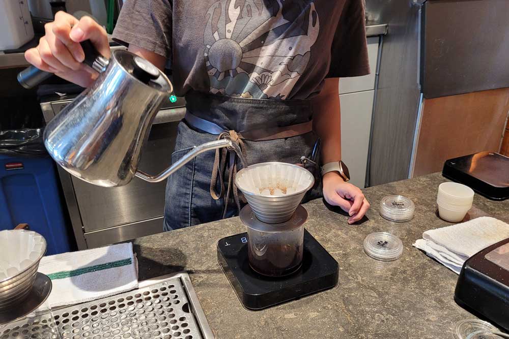 Kona coffee pour over brewing method