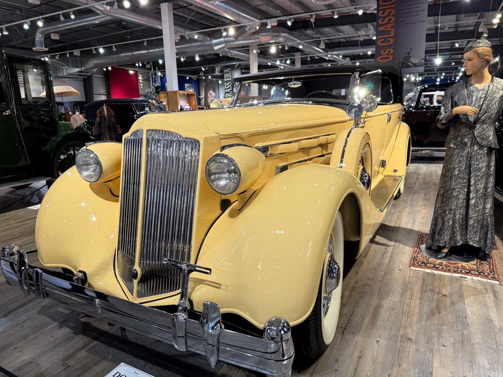 1936 Packard and 1930s fashion at Fountainhead Antique Auto Museum