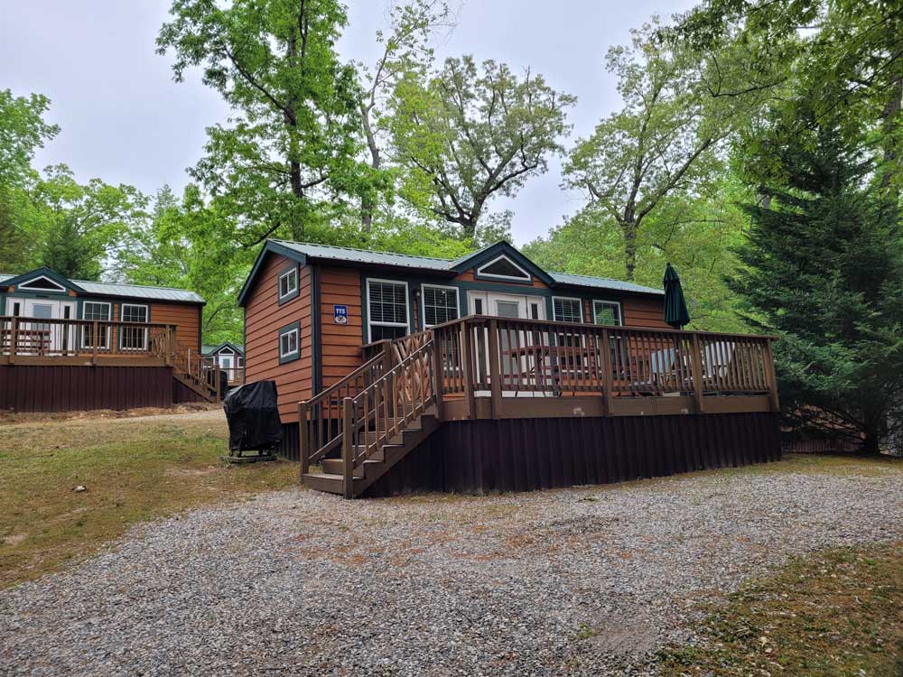 Camping cabin at Jellystone Williamsburg
